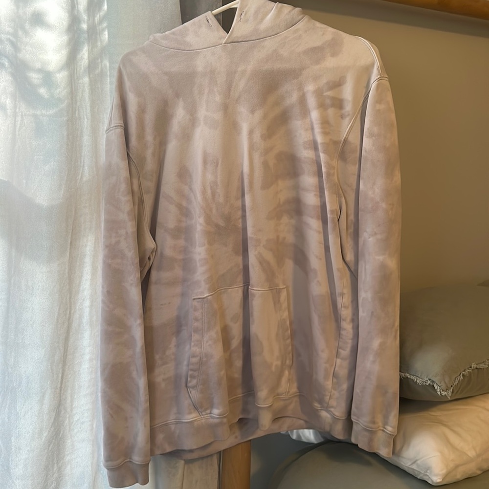 The dye gap essential hoodie in perfect condition